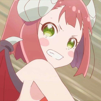 中国女孩拍摄靖国神社内部